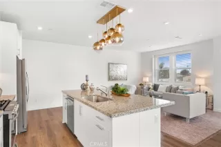 Photo #6: TR24112900 Listing 