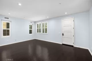 Photo #5: TR24134792 Listing