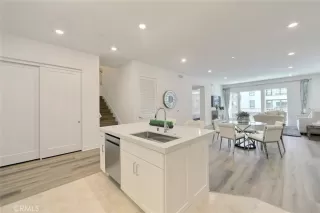 Photo #1: TR24189685 Listing