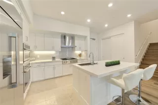 Photo #2: TR24189685 Listing