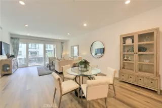 Photo #3: TR24189685 Listing