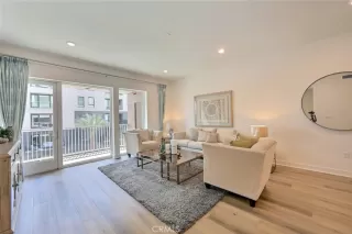 Photo #6: TR24189685 Listing