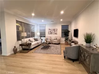 Photo #3: TR24227383 Listing