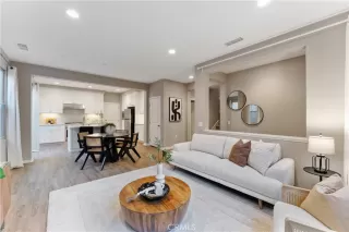 Photo #4: TR24229978 Listing 