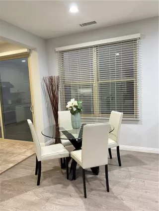 Photo #5: TR24239369 Listing