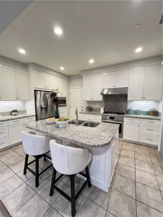 Photo #6: TR24239369 Listing