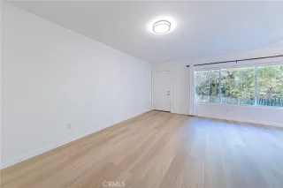 Photo #5: TR25010314 Listing 