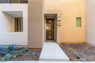 Photo #2: TR25010377 Listing 