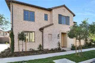 Photo #1: TR25030135 Listing