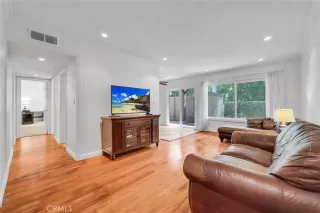 Photo #6: TR25045407 Listing 