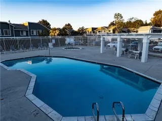 Photo #6: TR25078676 Listing 