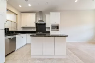 Photo #3: TR25089999 Listing