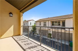 Photo #4: TR25089999 Listing