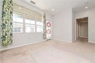 Photo #6: TR25089999 Listing