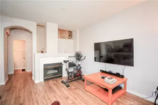 Photo #2: TR25090625 Listing 