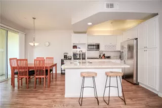 Photo #6: TR25090625 Listing 