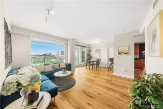 Photo #3: TR25098721 Listing