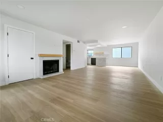 Photo #4: TR25100158 Listing 