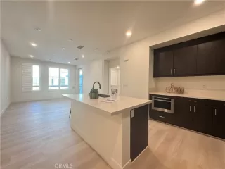 Photo #3: TR25117262 Listing 