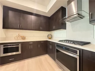 Photo #4: TR25117262 Listing 