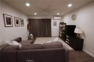 Photo #4: TR25119612 Listing 