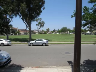 Photo #4: TR25121774 Listing