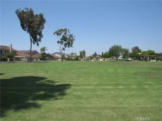 Photo #6: TR25121774 Listing