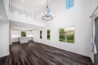 Photo #2: TR25127197 Listing 