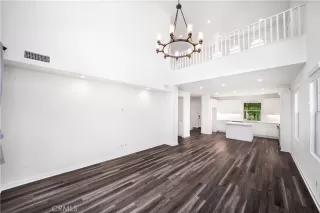 Photo #4: TR25127197 Listing 