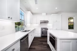 Photo #6: TR25127197 Listing 