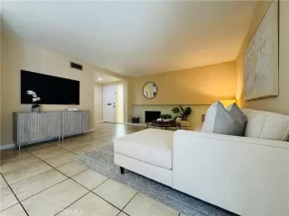 Photo #2: TR25132422 Listing 