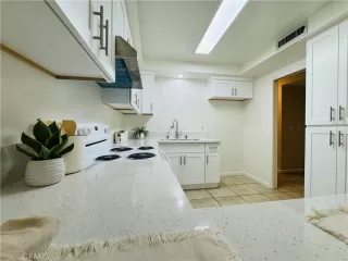 Photo #6: TR25132422 Listing 