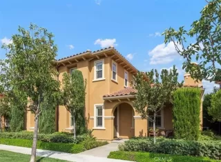 More Details about MLS # TR25133512 : 37 ROYCROFT