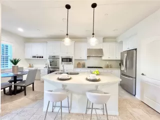 Photo #2: TR25133512 Listing 