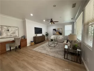 Photo #1: TR25148338 Listing 