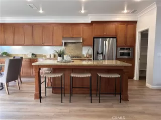 Photo #6: TR25148338 Listing 