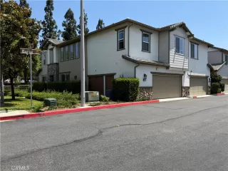 Photo #3: TR25149501 Listing