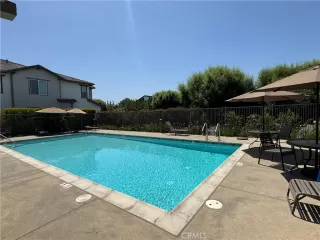 Photo #5: TR25149501 Listing