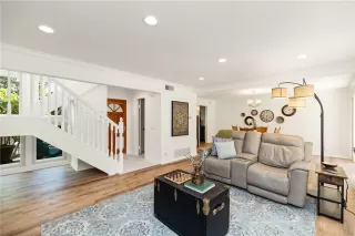 Photo #6: TR25151259 Listing 