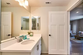 Photo #4: TR25163134 Listing 