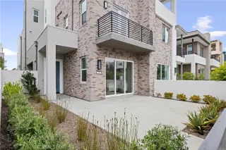 Photo #3: TR25164602 Listing 