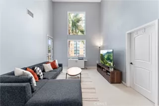 Photo #5: TR25175953 Listing