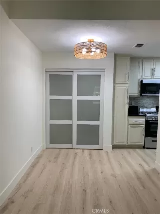 Photo #6: TR25200871 Listing