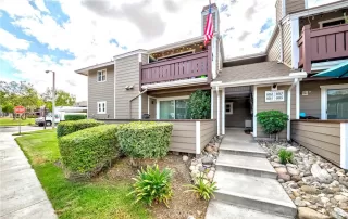 More Details about MLS # TR25210807 : 6061 TERRACE LANE 43