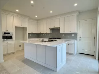 Photo #6: TR25225501 Listing