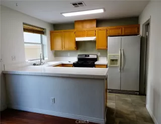 Photo #3: TR25230177 Listing