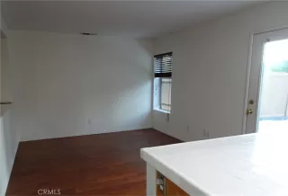 Photo #5: TR25230177 Listing