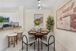 Photo #6: TR25230772 Listing 