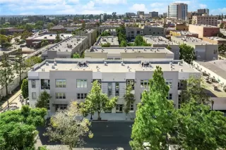 Photo #2: TR25231575 Listing