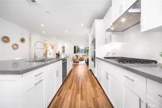 Photo #6: TR25237274 Listing 